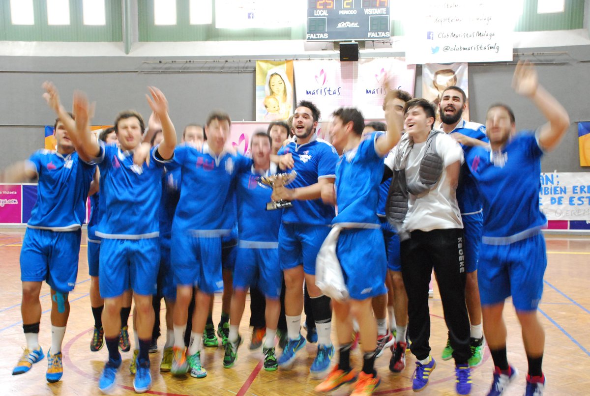 SectorGmalaga's tweet photo. Fotos de la celebración de @ClubMaristasMlg @MaristasMalaga http://t.co/5dtK3NKmHv