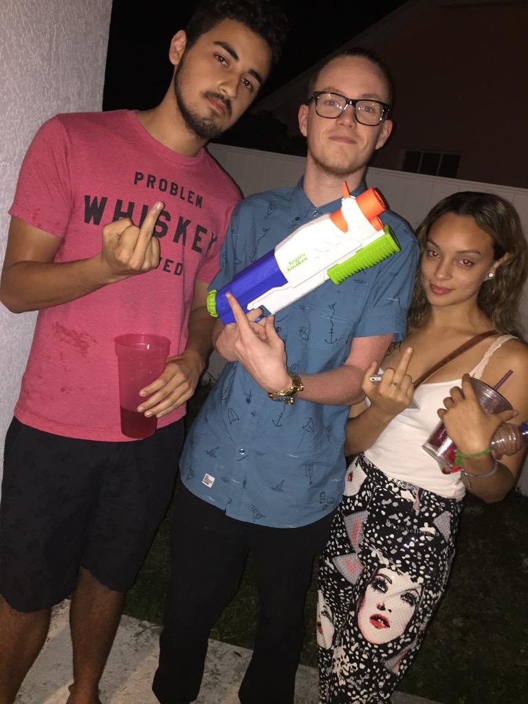 PHSwaterwars's tweet photo. REPOST bc the other got deleted       Two in one go, joe carrier and jasmine meighan by Austin Hickman http://t.co/5u1ps4Rms2