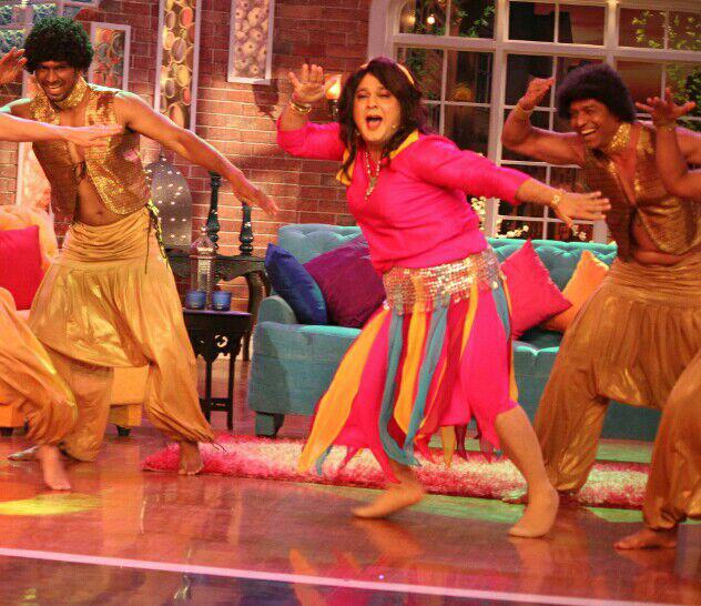 kingaliasgar's tweet photo. Chinkiii bua Aaayee re ..Aaj raat #CNWKEkSaalBaad &amp; #GabbarOnCNWK. http://t.co/v3l6AxcSf0