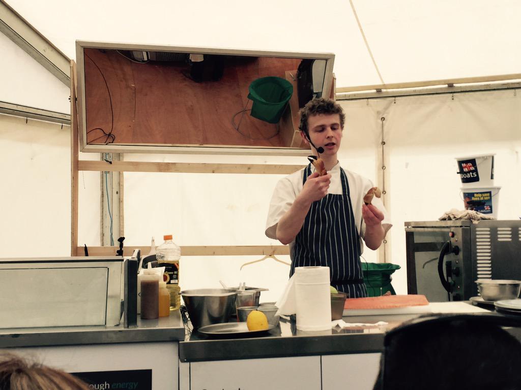 Heart_SolePopUp's tweet photo. @logan_matt1 talking about crab and cured salmon! http://t.co/aJPQOm57qY