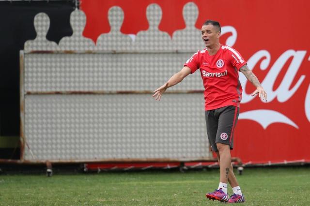 intergzh's tweet photo. Com D'Alessandro e Nilmar concentrados, Inter indica força máxima para o Gre-Nal 405 ----> http://t.co/bpiShdqKhC http://t.co/pNFIyYXGEG