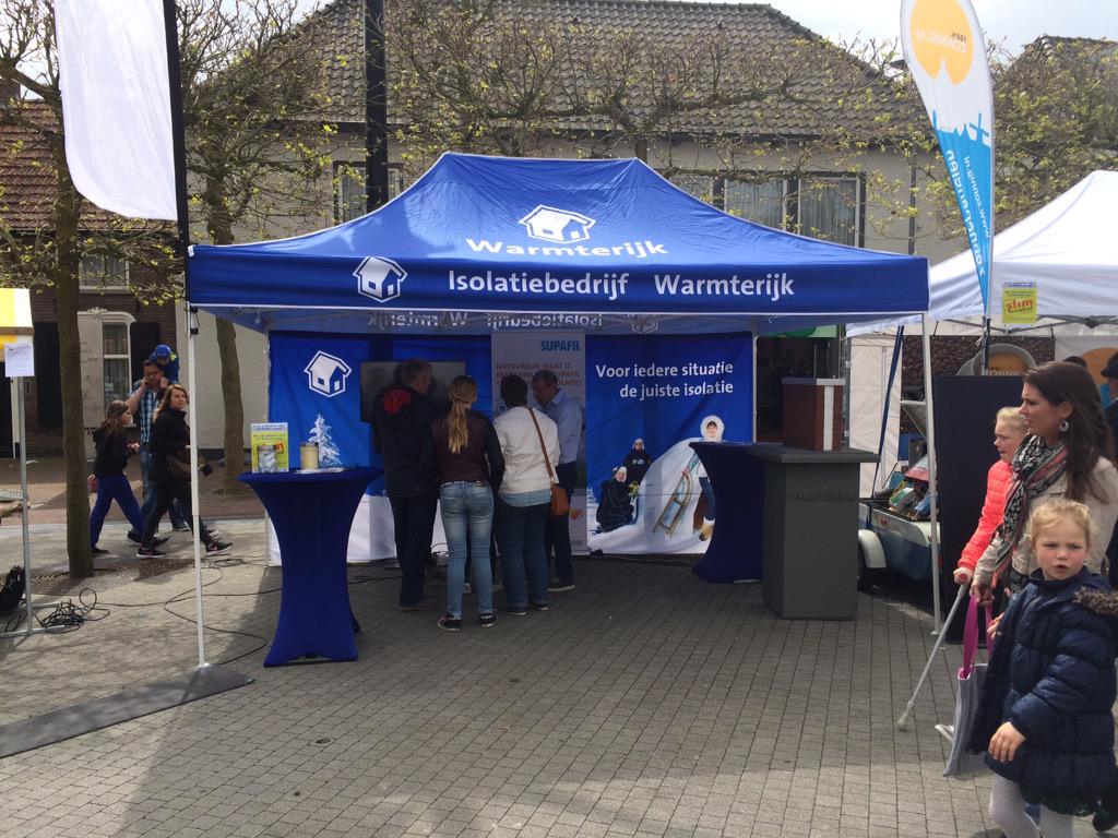 Markt_Duurzaam's tweet photo. Het is gezellig druk op de #Duurzaamheidsmarkt in #Wijchen. De markt staat er nog tot 17:00u. U komt toch ook? http://t.co/GE8SxTjNRP