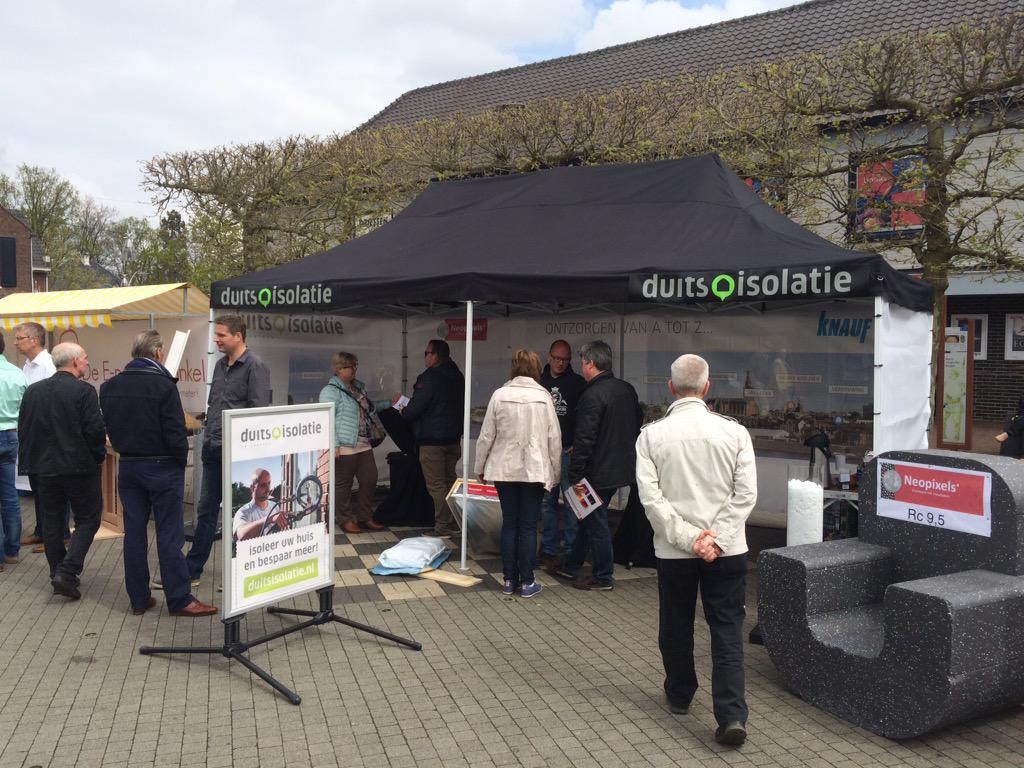 Markt_Duurzaam's tweet photo. Het is gezellig druk op de #Duurzaamheidsmarkt in #Wijchen. De markt staat er nog tot 17:00u. U komt toch ook? http://t.co/GE8SxTjNRP