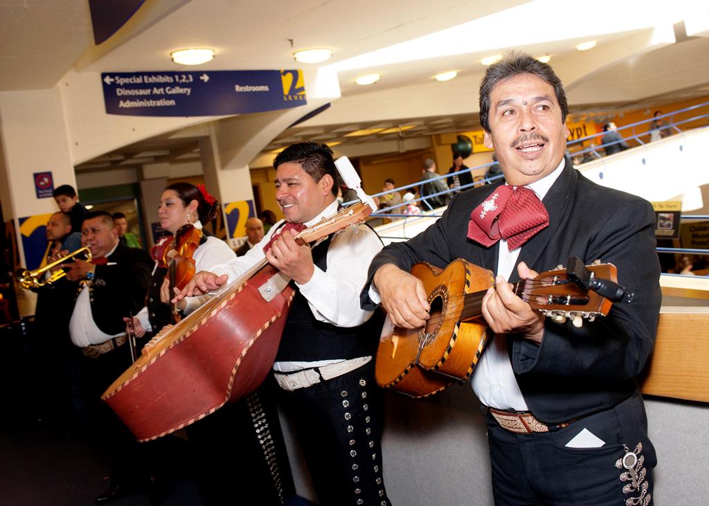 Today is FREE admission <a href="/TCMIndy/">The Children's Museum</a> to celebrate El Día de Los Niños— the Day of the Children! bit.ly/1Os2UcF