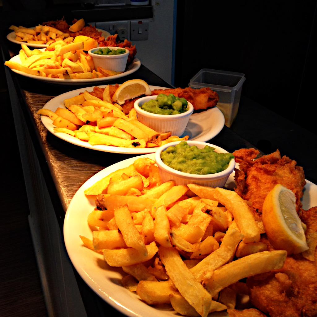 DeansFish1's tweet image. Come in with a valid @WSomRailway ticket for that day and get 10% off of your order in Dean's Fish! #Minehead