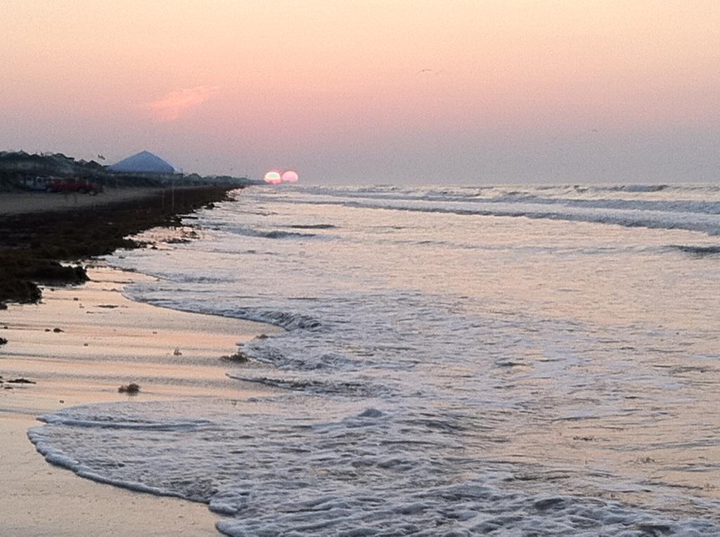 EmperorsHand_'s tweet image. #morning #tatooine