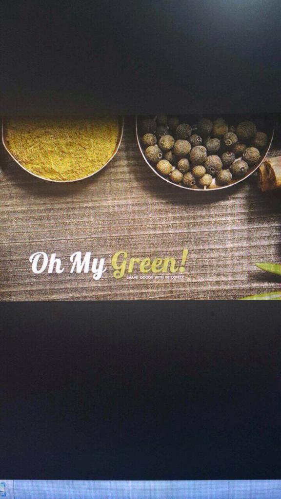 IsmailSherifa's tweet photo. @AUC_MFA @AUC_Business "First we eat then we do" #OhMyGreens #ENTR410201 http://t.co/97ZNgGoI0j