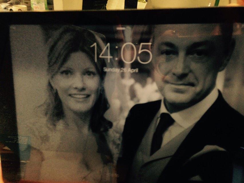 gibbsy101's tweet photo. iPad found outside crown pub, St Margaret's. Handed into twickenham police station. Screen saver is @twickerati http://t.co/VKg9WDfXNy