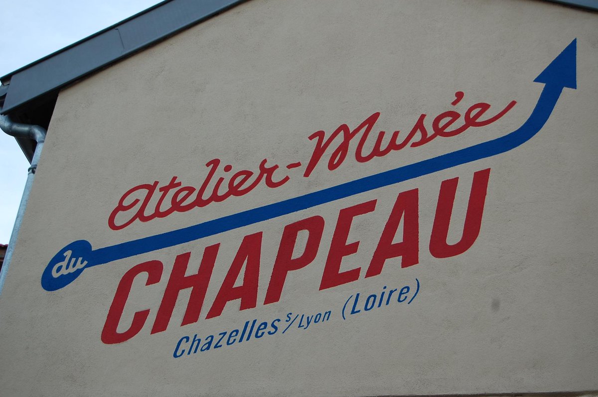 APHID38's tweet photo. Mercredi 20 mai 2015 Visite de la Chapellerie, Atelier-Musée du Chapeau http://t.co/MLg2zPWqxv http://t.co/bdaKFGPlTj