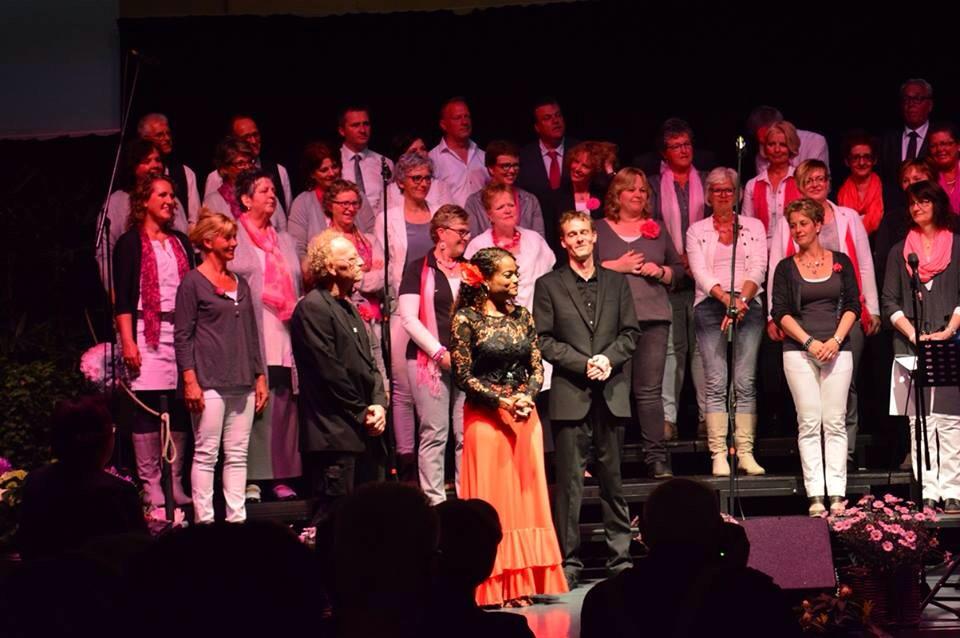 And I closed off my day in Sneek with the wonderful <a href="/GospelSignalen/">Gospelkoor Signalen</a>, 50 voices strong. Yes it was a great day...