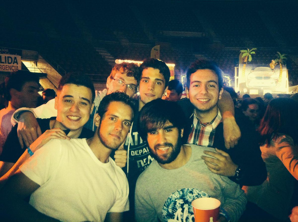 LuisilloE7's tweet photo. Muy grandes #BARRAS2015 http://t.co/nlDWQjlYen