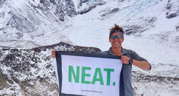 clarincom's tweet photo. Murió un directivo de Google en el terremoto de Nepal http://t.co/Kc7KkwwsDE http://t.co/oKC94IqSPB