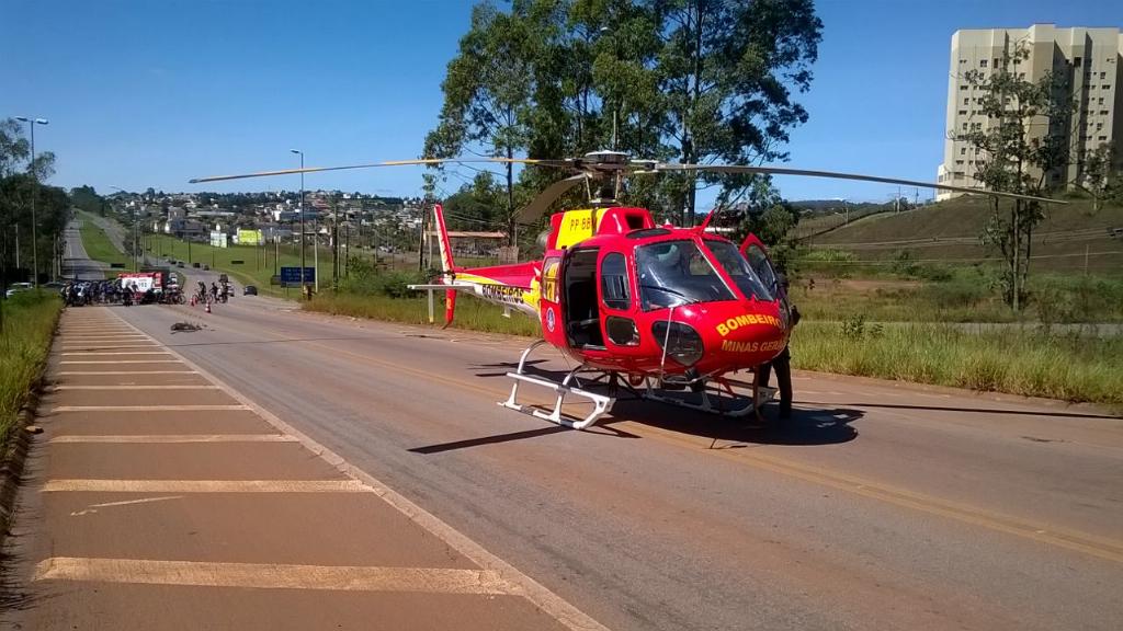 Bombeiros_MG's tweet photo. 10h53-ATUALIZAÇÃO-BR356,b.Alphaville/Nova Lima/No trevo do Alphaville. http://t.co/f6YvY1Q87d
