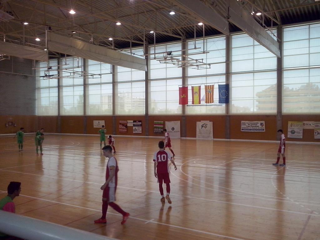 FCoras2014's tweet photo. Aún con la derrota nos dejamos la voz. GossosBarrenaus siempre da la cara... http://t.co/YTgl3WkUid
