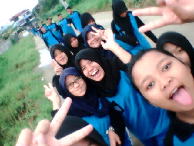 FarmasiSatu_7's tweet photo. Jumat kemarennn http://t.co/gzgzogDLLA