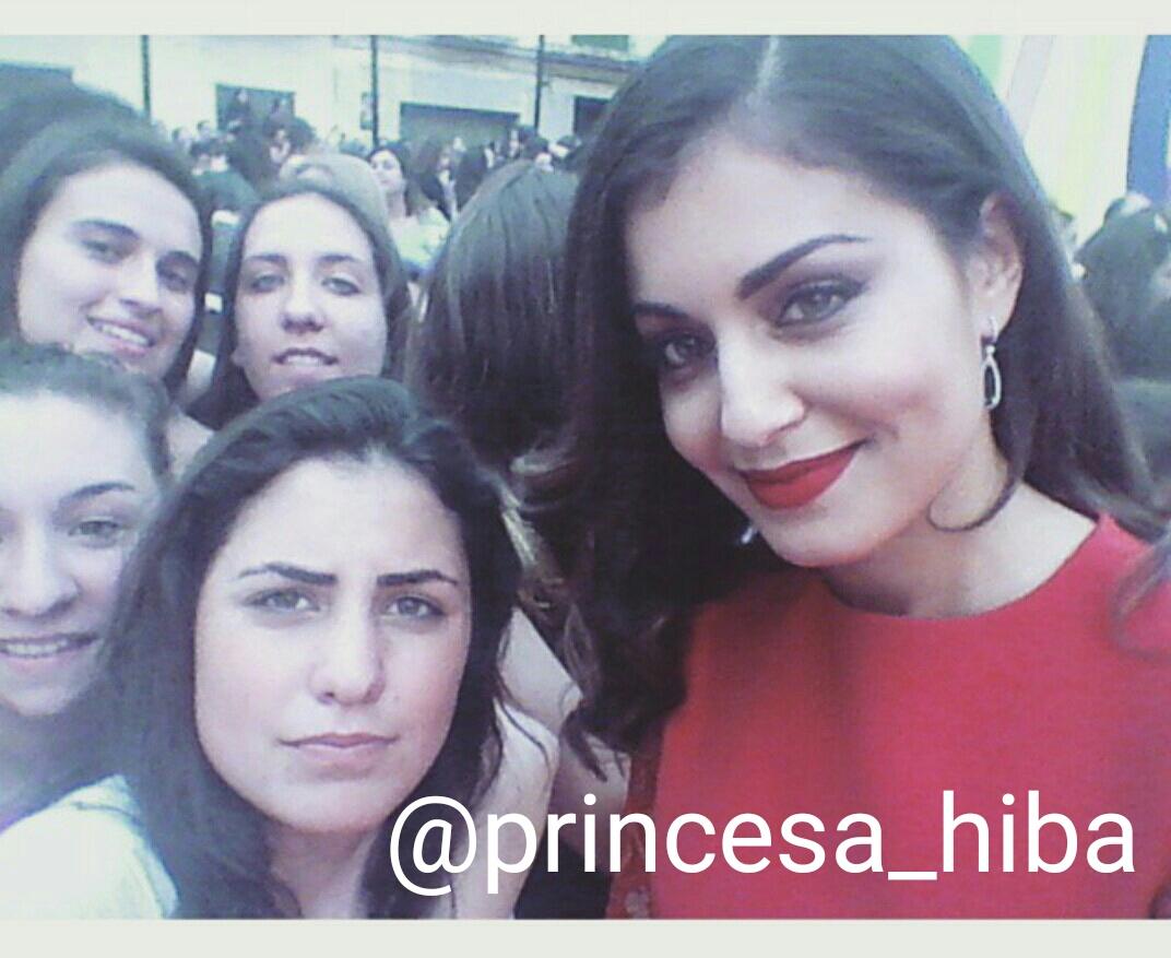 Princesa_Hiba's tweet photo. Más fotos junto a los fas este fin de semana, me encanta 😍 http://t.co/ZeZN1E0lC3