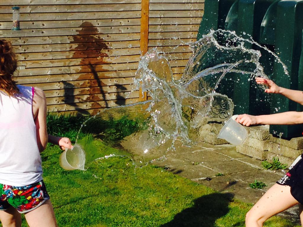 russtillhere's tweet photo. #FunTime  #waterfight http://t.co/zaS1GKZVGm