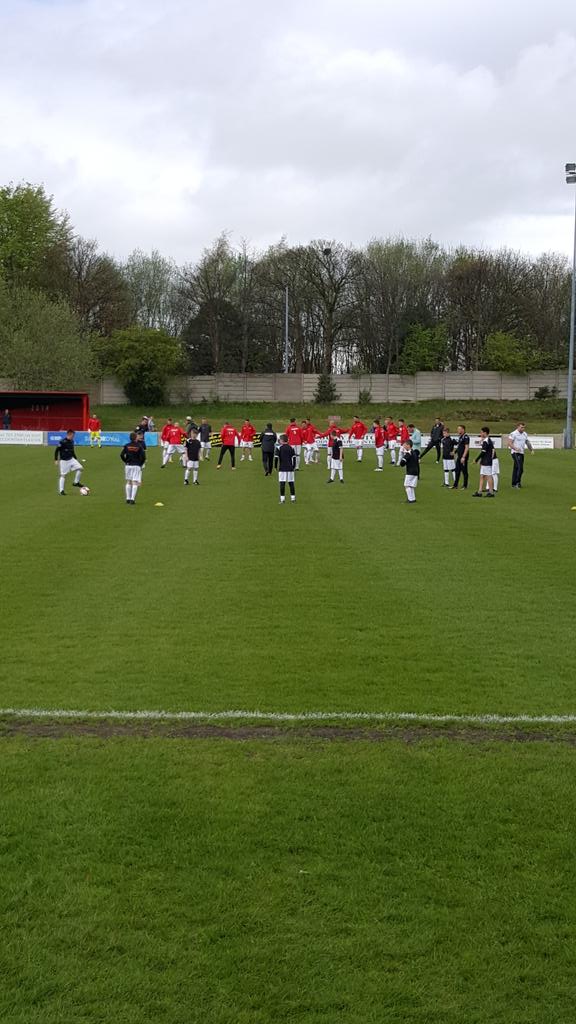 BroughtonM7's tweet photo. Getting teady for the celebrations! @SalfordCityFC @knott1982 @Nicolabarbs http://t.co/MWIVK8gTnY