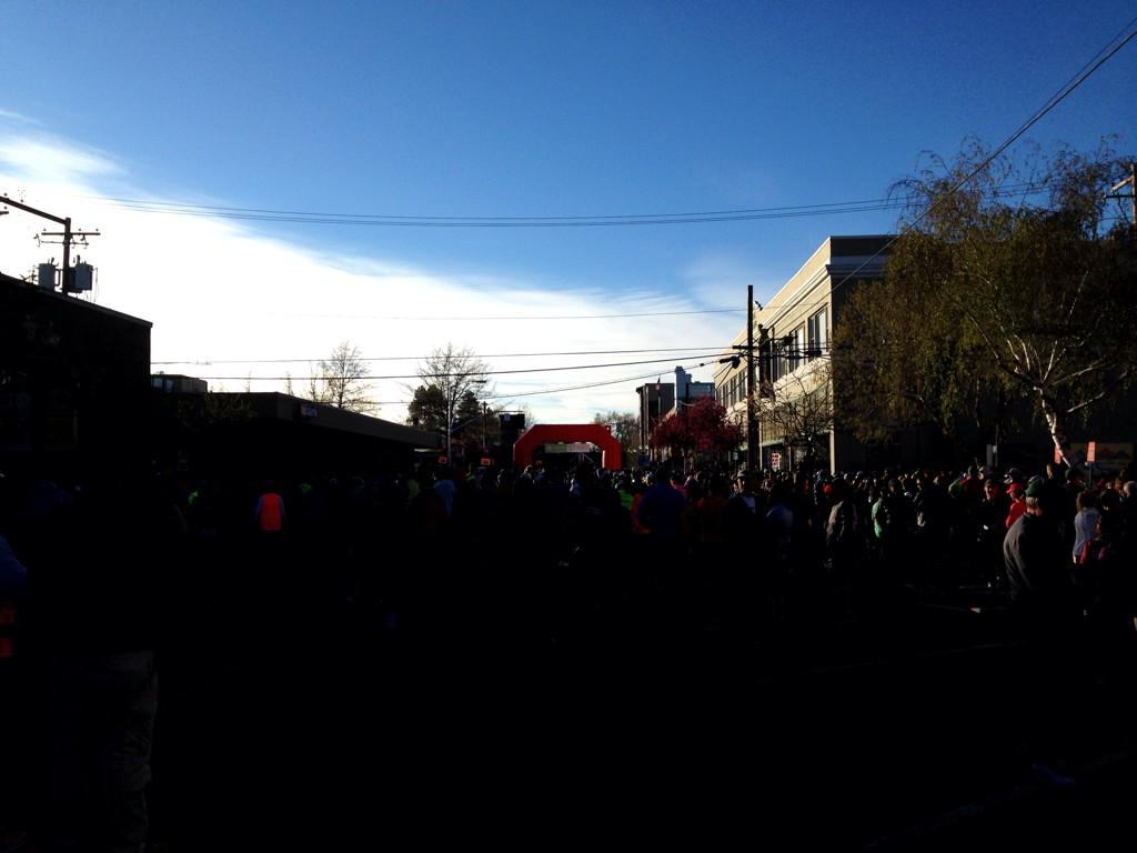 RunningBend's tweet image. 5 minutes until GO TIME @bendmarathon !!