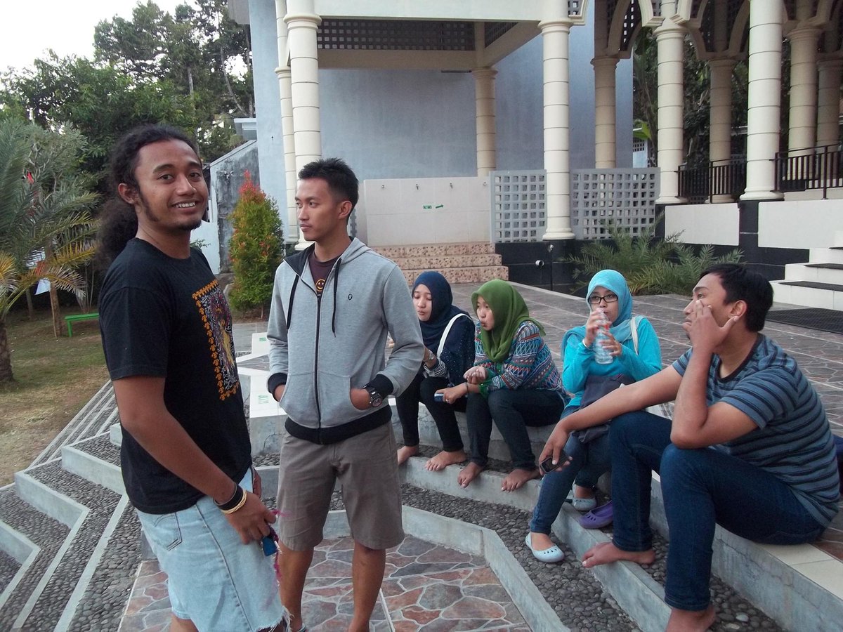 shofifadhil's tweet photo. hai @ditamakiki @Cindy_Baref @Pandoe03 @rifkyadhi_ @Rifki_Budi @yudapratama_p | saya rindu :') rindu sekali http://t.co/53zvc3zNQA