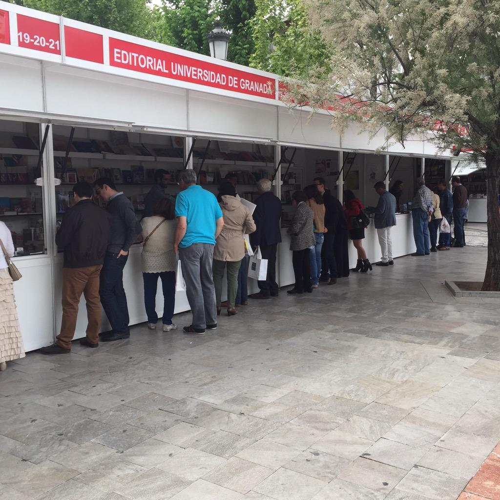 ferialibrogr's tweet photo. Último día de feria, aún quedan presentaciones, talleres, exhibiciones y firmas. Les esperamos desde 17:30. #FLG15 http://t.co/bj0aznqCSA