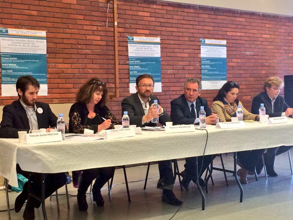 pax_gr's tweet photo. Conférence "Métropoles, nouvelles région, Europe : comment garder l'élu a la portée du citoyen ?" @modem http://t.co/rv6jFuQQNy