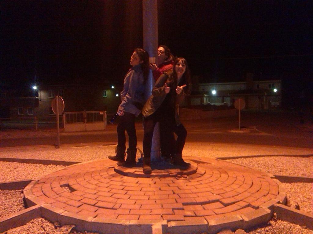 cristinatorio5's tweet photo. Muchísimas felicidades cuñadita @erreapeK  💚 http://t.co/UccBJR7Zkt