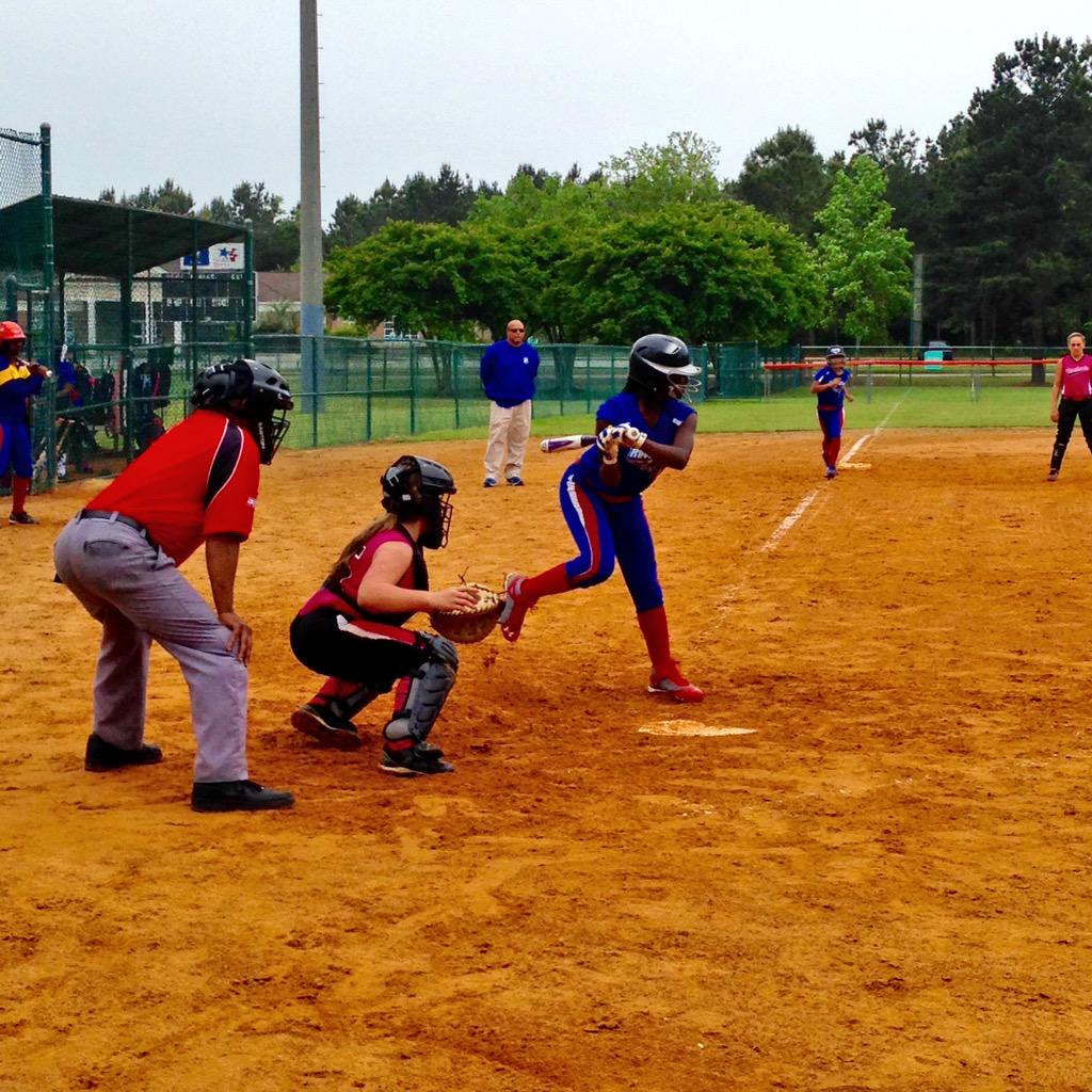 SCPerfectGameSB's tweet photo. 12U Florence Lady Revolution vs Florence Knockouts #USSSAFreedomSpringFury #FlorenceSC #PoolPlay http://t.co/A137nzK8H8