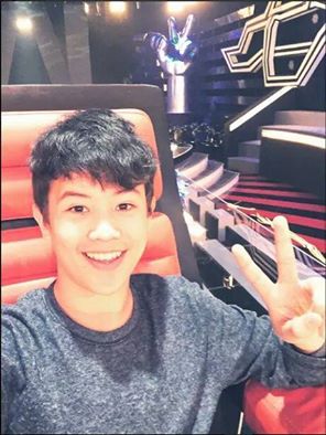 JKUFCLUB's tweet photo. Peace! @Karloslabajo http://t.co/rD9O8aWyp5