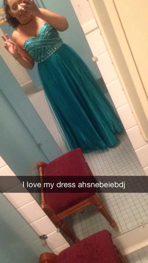_Broooklyn__'s tweet photo. NASH NASH I WENT TO PROM LAST NIGHT. @Nashgrier http://t.co/juVCF5w93n