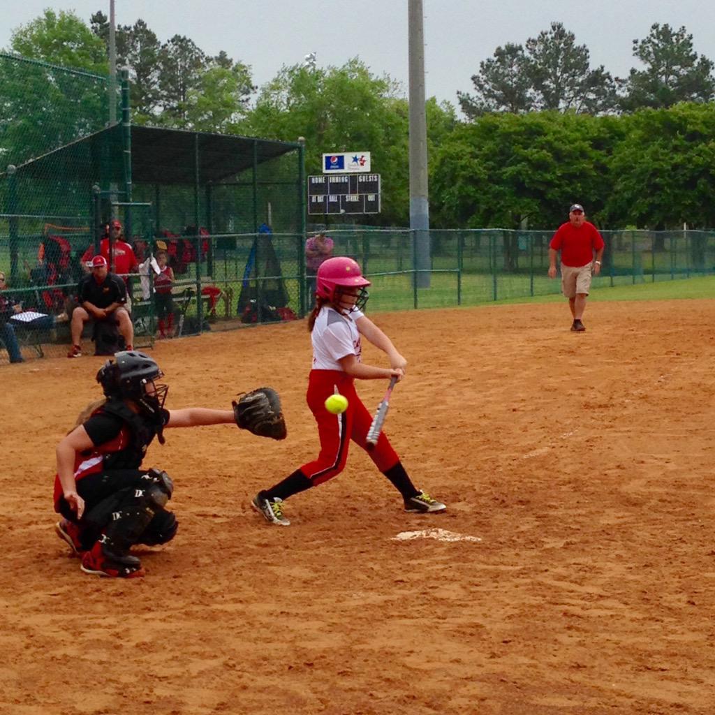 SCPerfectGameSB's tweet photo. 10U Carolina Spitfires vs HotStyx #USSSAFreedomSpringFury #FlorenceSC #BracketPlay http://t.co/CNf8v3Q08j