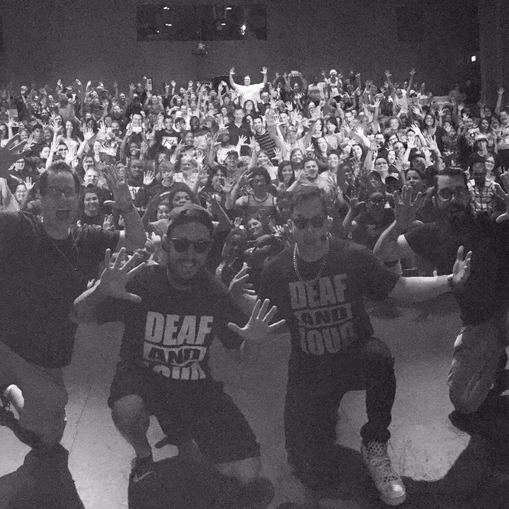 seanforbes's tweet photo. Thanks for a fun show last night Houston!!! #watchthesehands #deafandloud http://t.co/4TnN3tCHnr