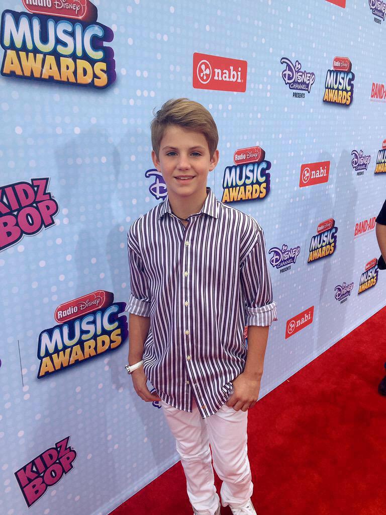 ltskii's tweet photo. Jacob looked so good at the RDMAs yesterday 😩👌🏽💯 http://t.co/hgqZmd5Kwa