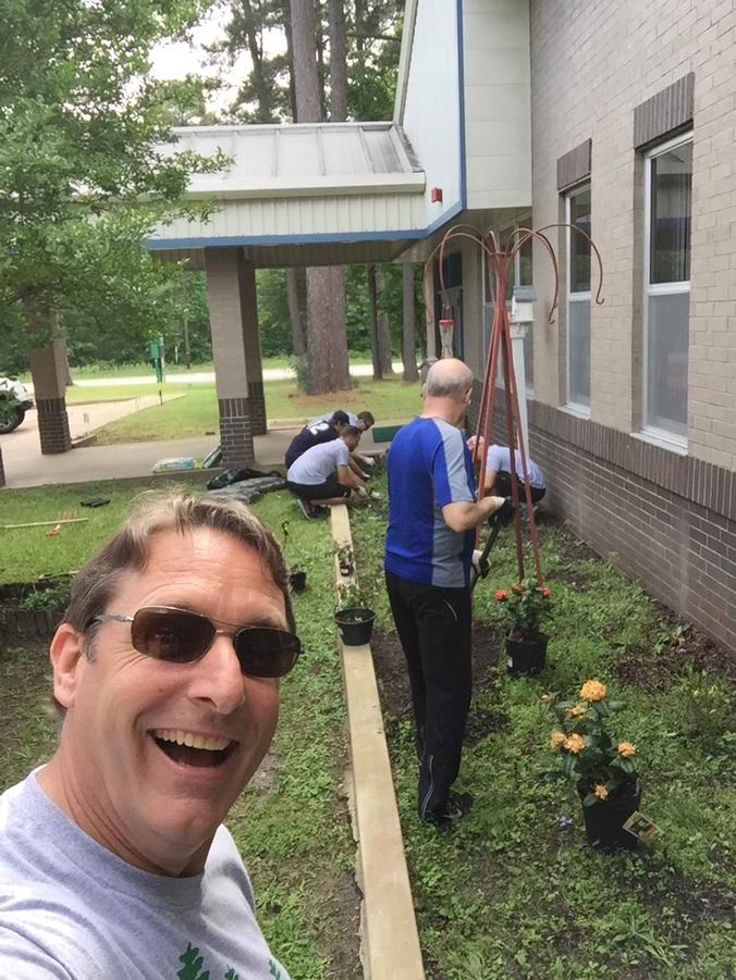 pastormcblaster's tweet photo. #serveoutsunday woohoo!!! http://t.co/iGImo3RrXy