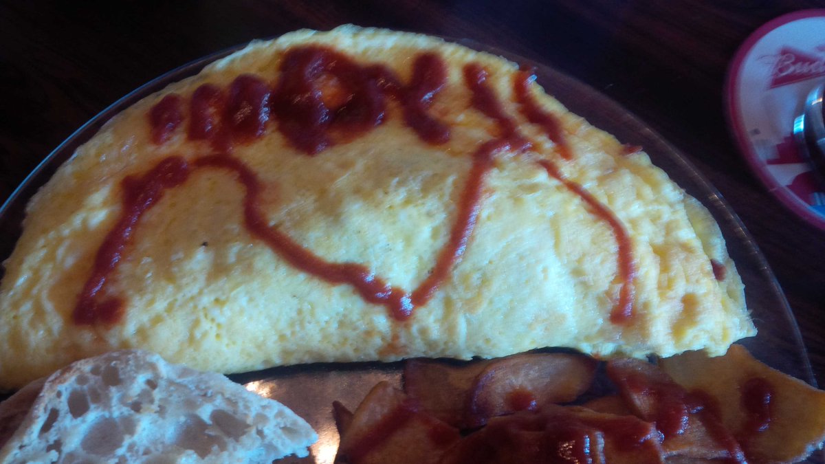 PeterWilt1's tweet photo. Fun with food @UnionJackPub. Sposed to say @IndyEleven. #poorpenmanship http://t.co/0KlBlEvNb3