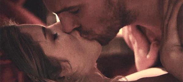 diana_cr123's tweet photo. Some Olicity #OlicityMakingLove http://t.co/qTzVxnENx0