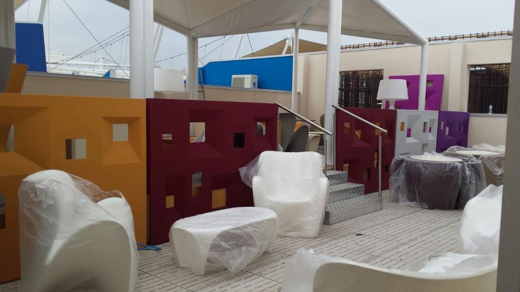 Expo2015Cocoa's tweet photo. Il Roof Garden by @faceciok prima e dopo! Siamo pronti! Thanks to @MYYOURdesign #Chocolexpo http://t.co/oOVuNynbZz