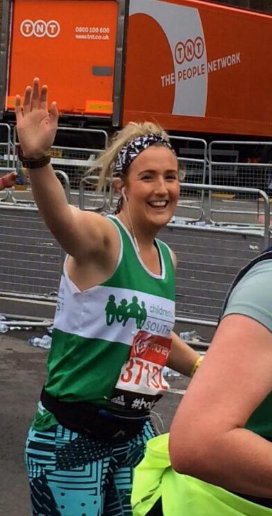 Betster_3's tweet photo. Beaming from ear to ear at 22 miles 😄😄😄 #extramile http://t.co/4gj74x2uQW