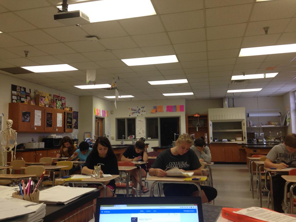 MrsAmerman's tweet photo. Some super dedicated #APBio students #3hourtest #sunday http://t.co/rhlcGSd59R