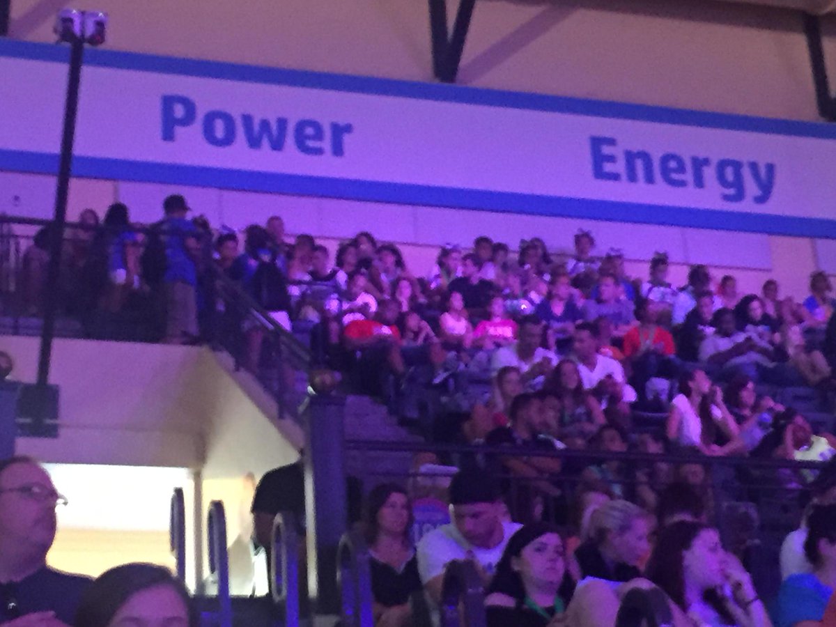 MarMorehouse's tweet photo. Senior Elite waiting for placements #LongestWaitEver #SEOTAS #IBelieveInYou #USAWildcats http://t.co/ii2qojGhXR