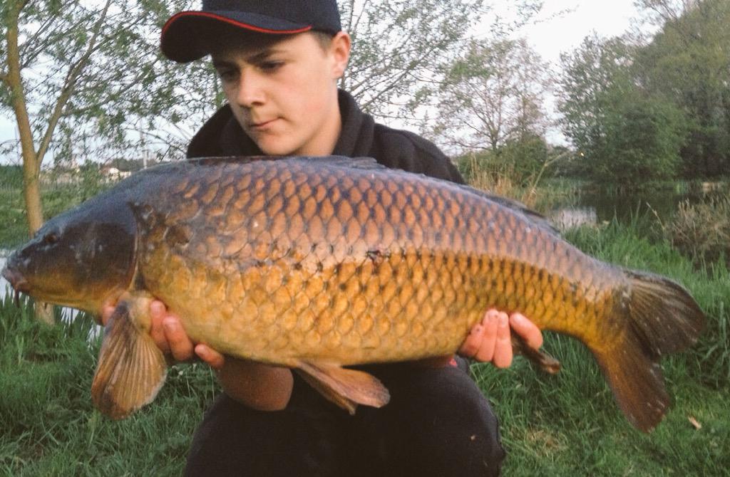 BTSangling's tweet photo. It's doesn't take the @Adam_Mayyyy long, just hours after getting his hands on @Xcelbaits #VNF #fishwithconfidence👌 http://t.co/7vJjUUjjO2