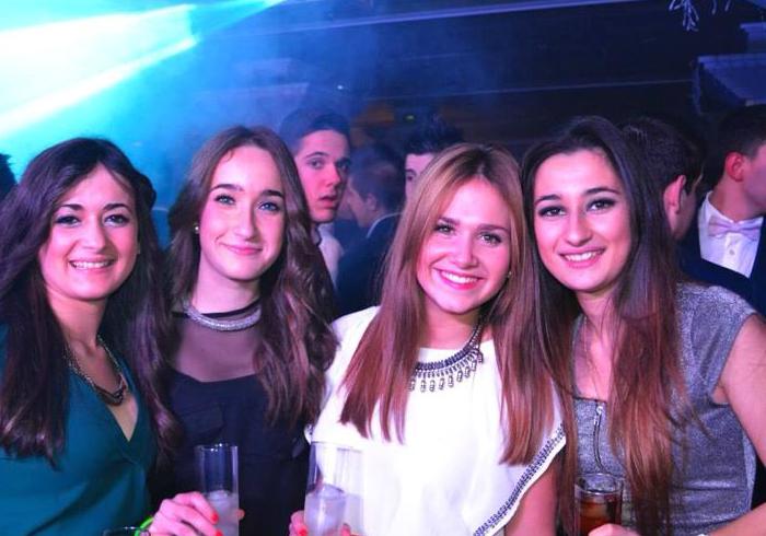 AlisOliver26's tweet photo. ¡MUY GRANDES! 
¡¡¡¡que ganas de veros yaaaaaaa!!!! @noooeliaaa @Seeerraanoooo @IsaFdz10 ♥ http://t.co/abfUiGWTHL