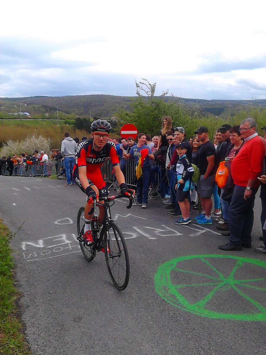 3DD3P3DD13's tweet photo. @tejay_van @BMCProTeam the tough climb of the Côte de La Redoute!! #LBL2015 http://t.co/RqCQWAORvp