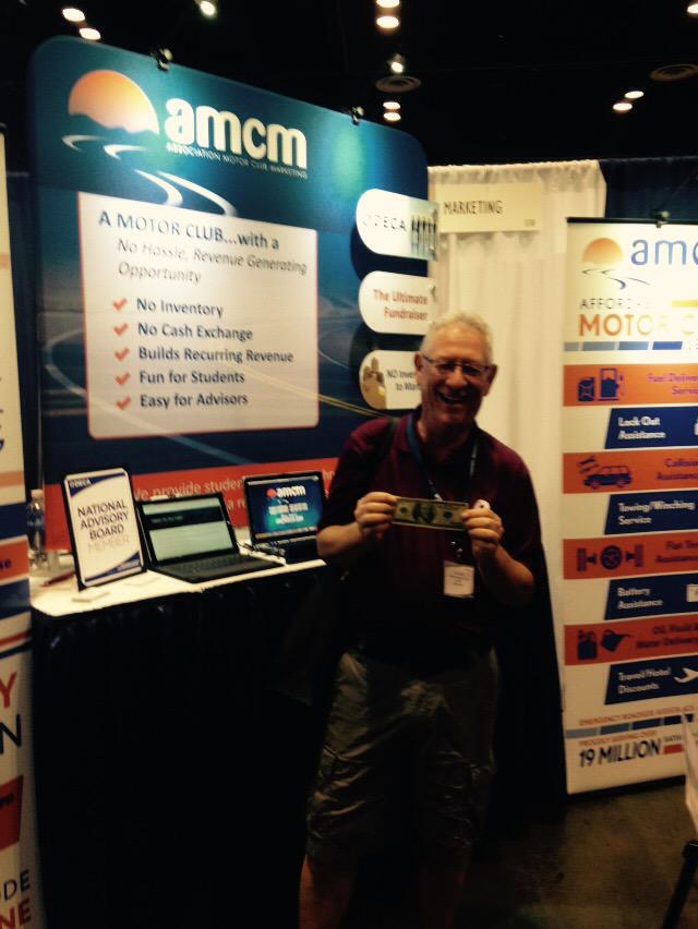 amcmdeca's tweet image. Congrats to Kevin Ward of @LRHSNJ &amp;amp; @NJDECA on winning a $100 raffle with @amcmdeca #DECAICDC2015 #iamdeca #amcmdeca