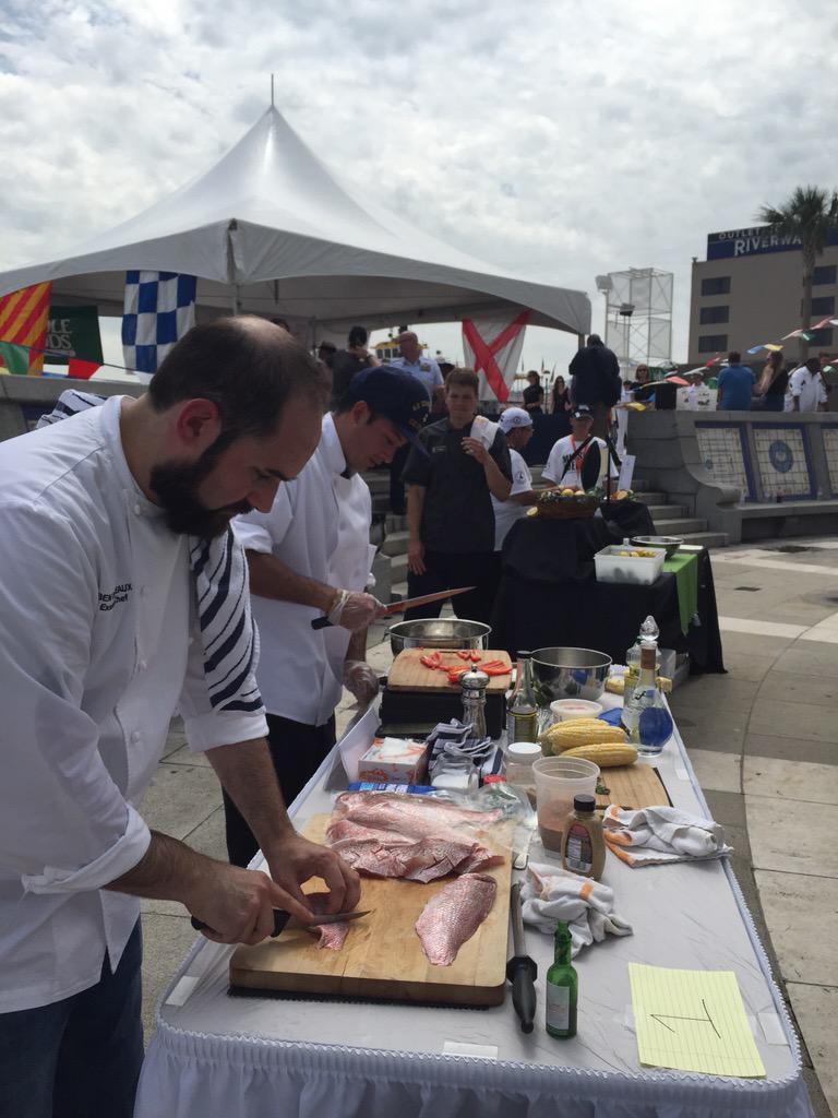 nolanavyweek's tweet photo. The chef from @jackandjakes and a culinary specialist from @uscoastguard at the #nolanavyweek Seafood Cook Off http://t.co/YH9WuNz6GE