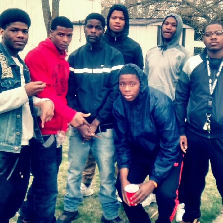 Caution130's tweet image. Watch Each Other Backs N This Cold World. Its Only Us #FamOvaEverything #WeAllWeGot #NotTooManyOfUs #HeightsGang #OBH