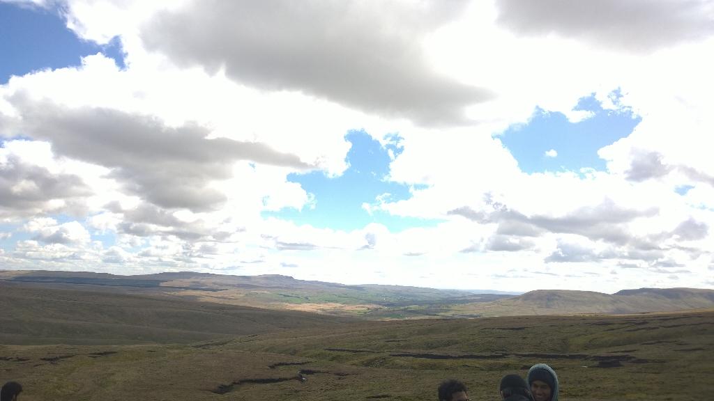 MMahmoodia's tweet photo. Alhamdulillah completed the walk and on our way back now #Mahmoodiatrek http://t.co/SB6vPNUAfR