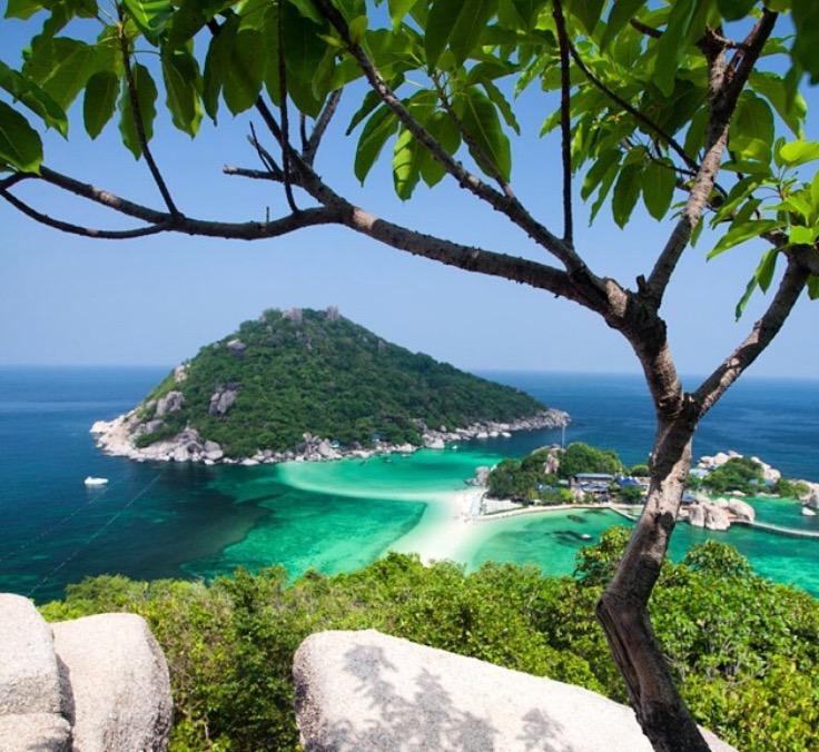 bexxyann's tweet photo. Thailand Booked 🌴🐒🐠👙😈 http://t.co/1Pvze2xnMS