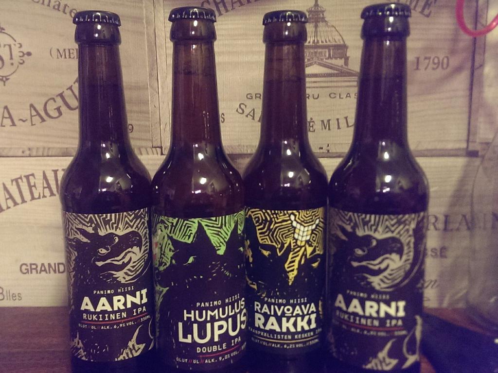 sorkKari's tweet image. @PanimoHiisi Kaikki kotona 3 x #IPA + 1
#Aarni #RaivoavaRakki #HumulusLupus
#craftbeer #olut #lähiolut #etäolut #ruis