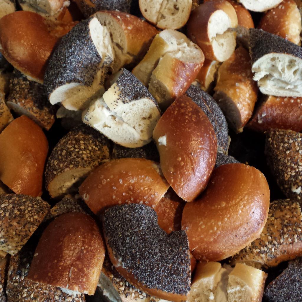 pechluck's tweet image. Yum,  thank you @BoweryBagels for the bagels to fuel our @pdxbloggers Speed Networking #portlandbloggers #pdxbloggers